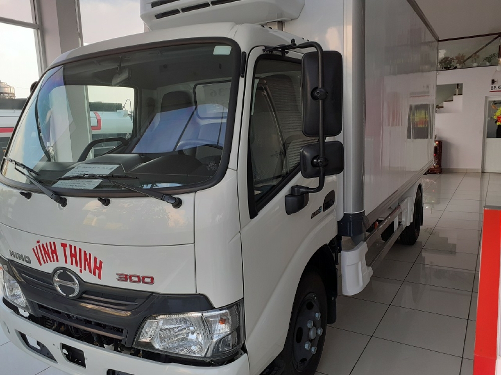 XE TẢI HINO THÙNG ĐÔNG LẠNH 1,9 TẤN
