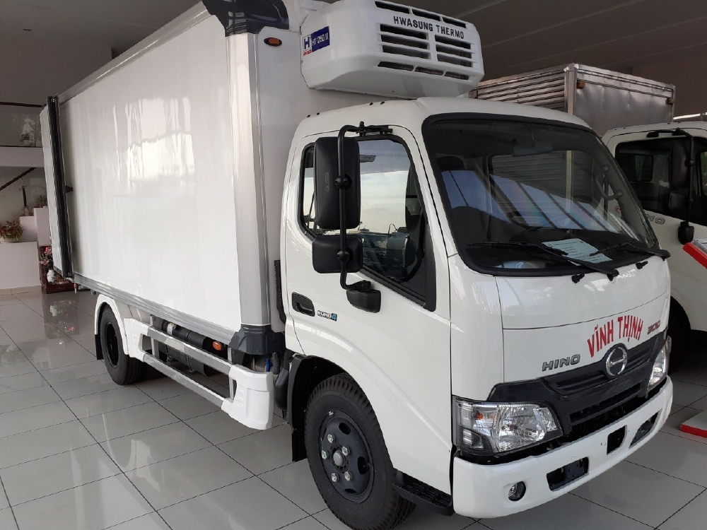 XE TẢI HINO THÙNG ĐÔNG LẠNH 1,9 TẤN