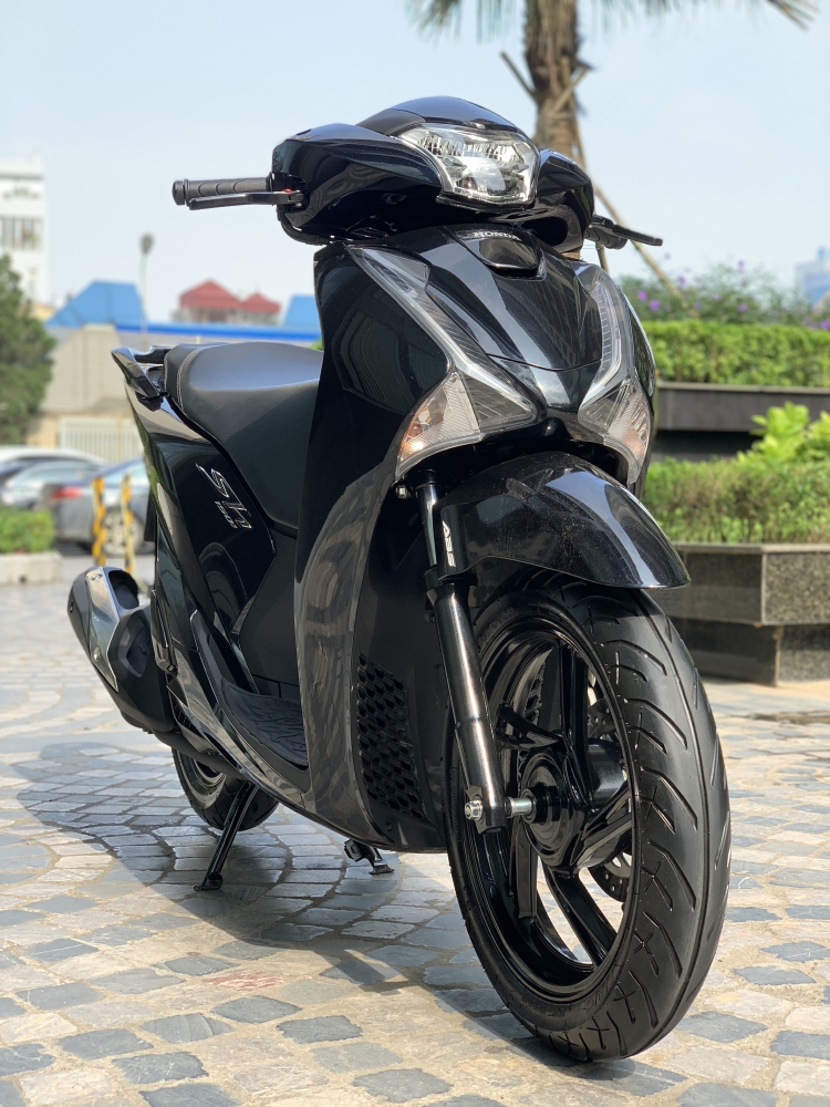 Cần bán SH Việt 150 ABS cuối 2018 màu Đen như mới