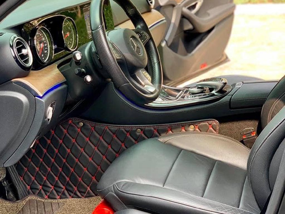 Bán Mercedes E200 màu đen 2018 đk 2019 tự động zin như mới.