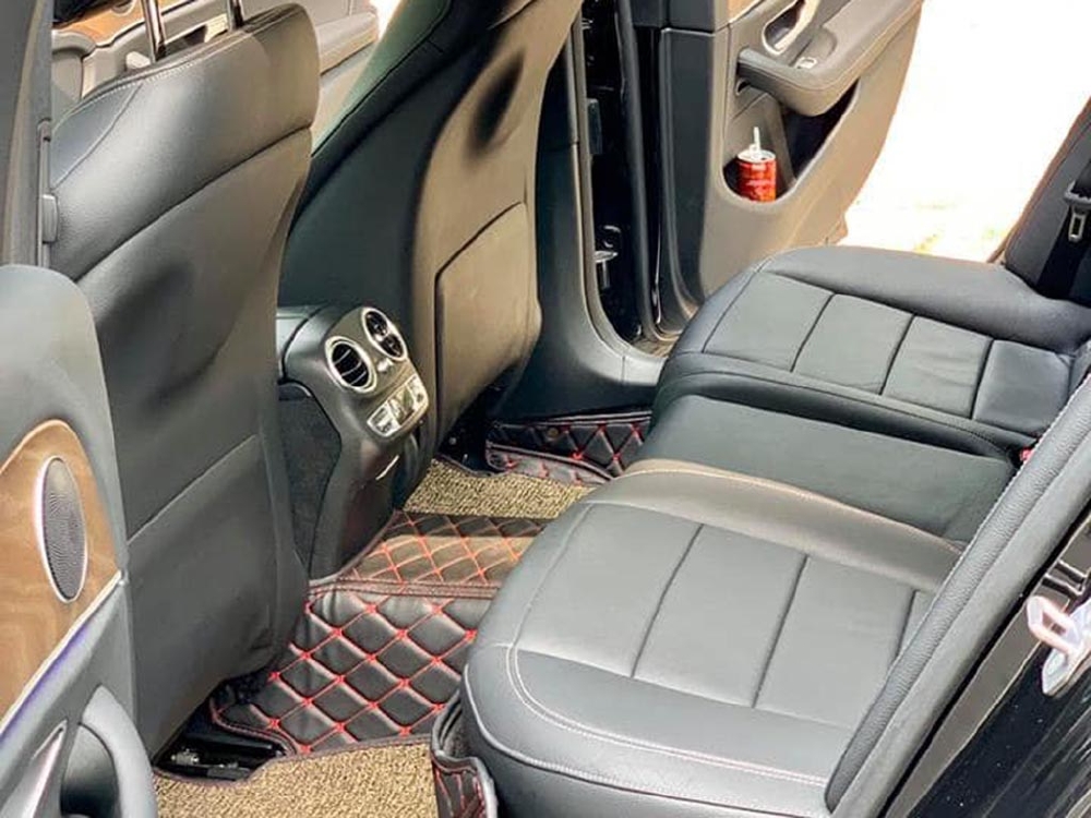 Bán Mercedes E200 màu đen 2018 đk 2019 tự động zin như mới.