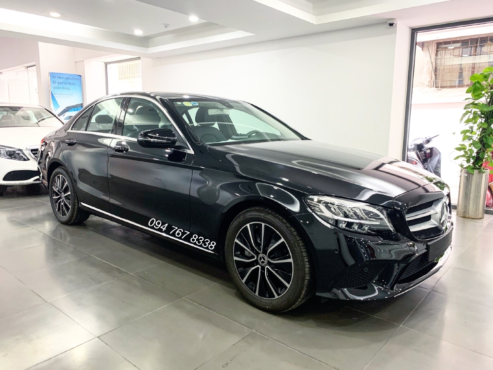 Bán Mercedes C200 2019 màu Đen - Xe đã qua sử dụng chính hãng