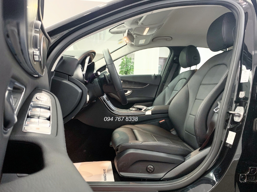 Bán Mercedes C200 2019 màu Đen - Xe đã qua sử dụng chính hãng