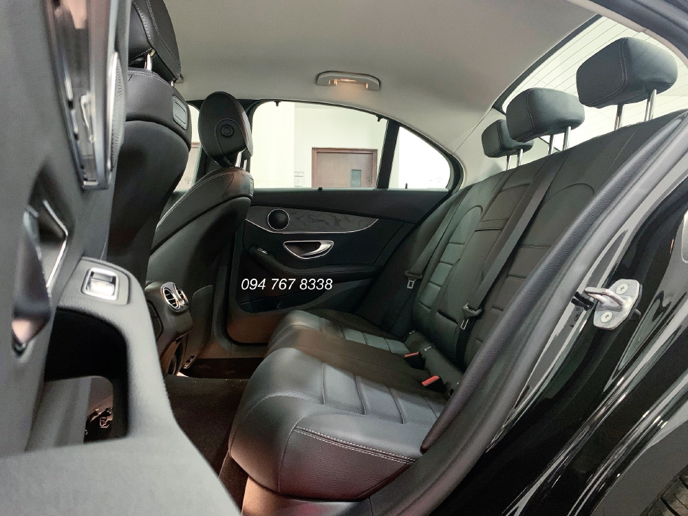 Bán Mercedes C200 2019 màu Đen - Xe đã qua sử dụng chính hãng