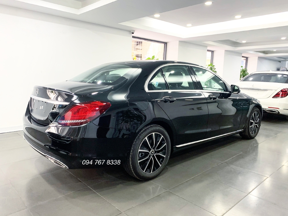 Bán Mercedes C200 2019 màu Đen - Xe đã qua sử dụng chính hãng