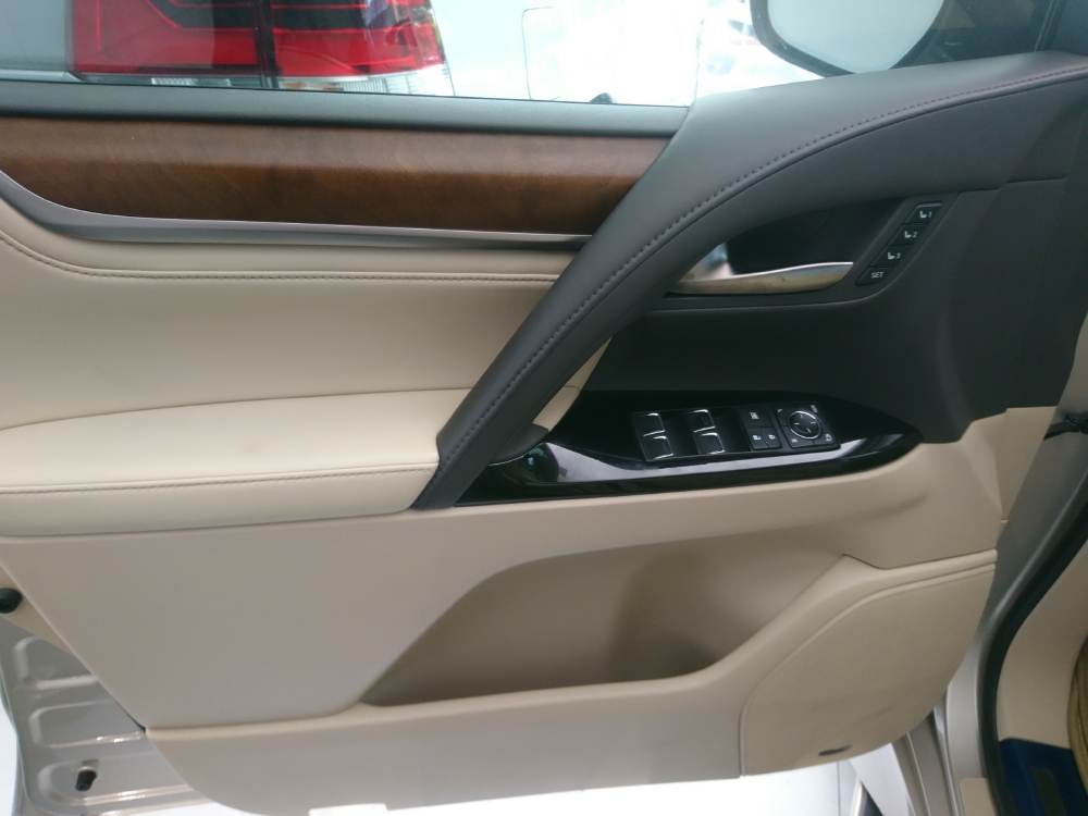 Lexus LX 570 2016 bản xuất mỹ