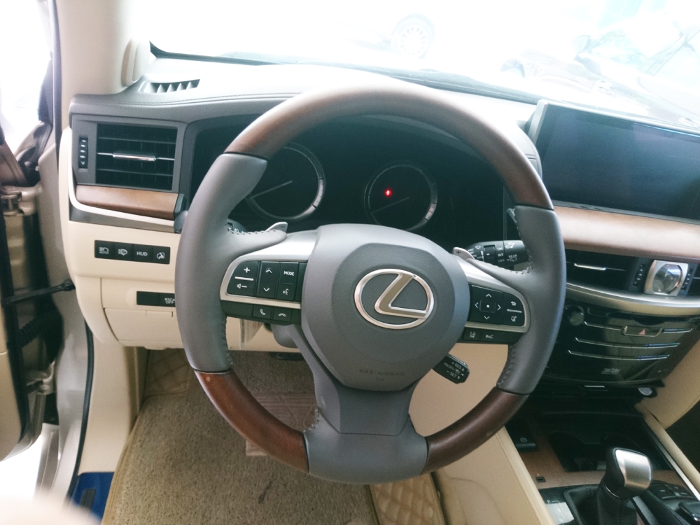 Lexus LX 570 2016 bản xuất mỹ