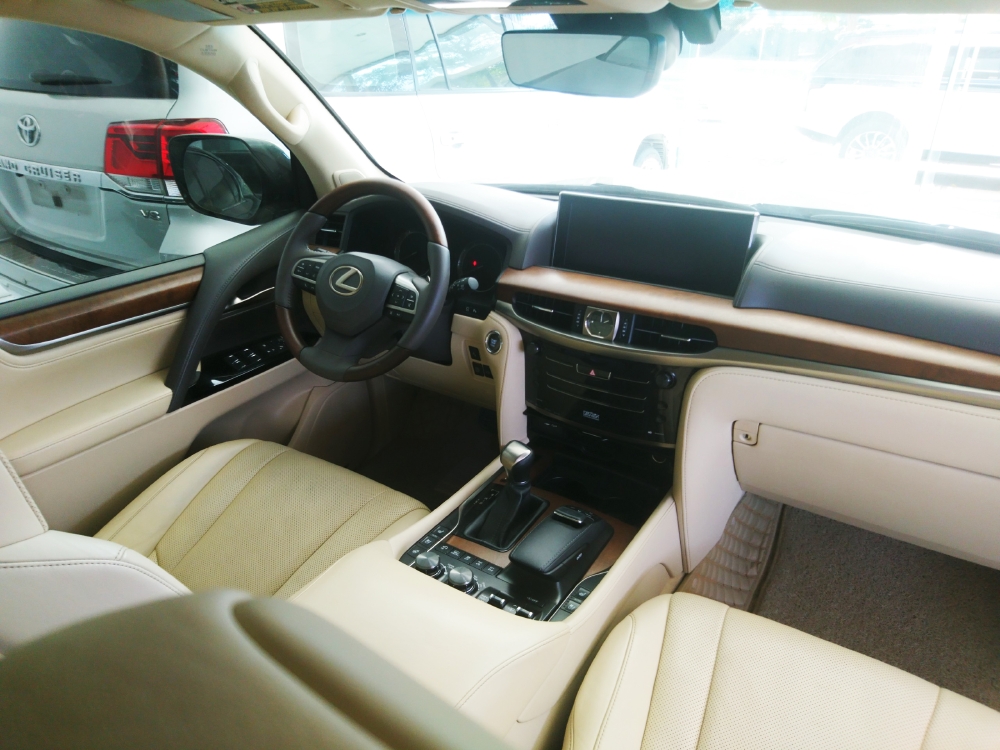 Lexus LX 570 2016 bản xuất mỹ
