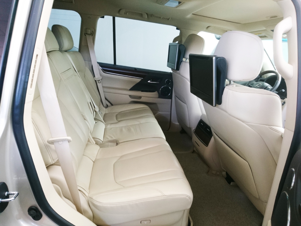 Lexus LX 570 2016 bản xuất mỹ