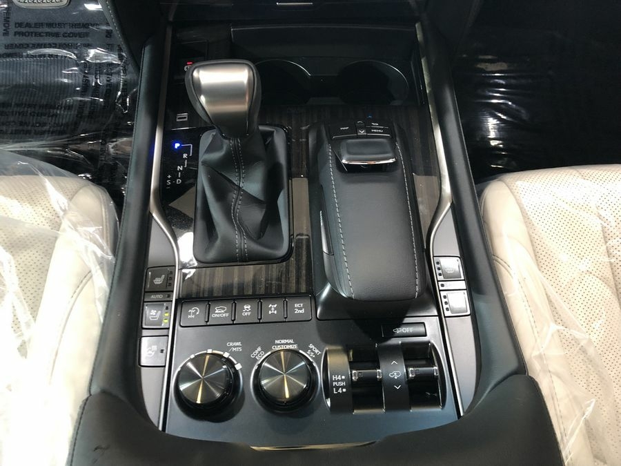 Bán Lexus LX570 Black Edition V8 5.7L 2019