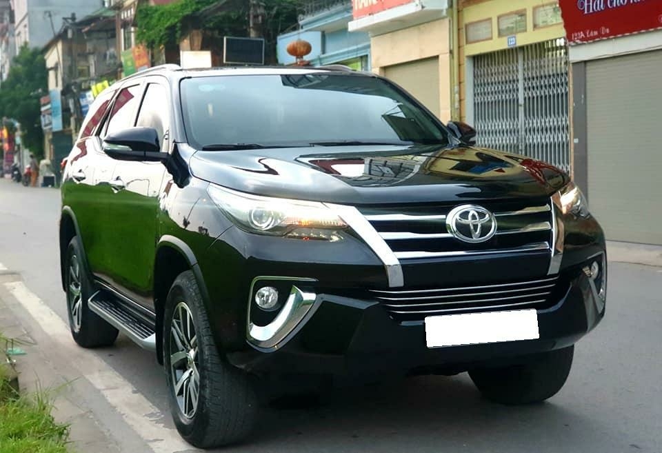 Cần bán xe Fortuner 2018,