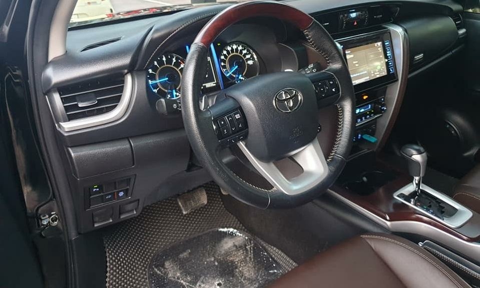 Cần bán xe Fortuner 2018,