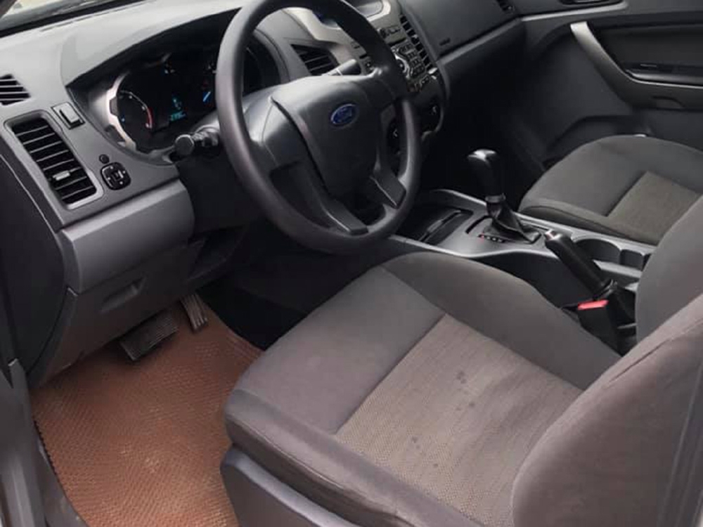 Bán Ford Ranger 2015 tự động màu ghi xám đi kỹ