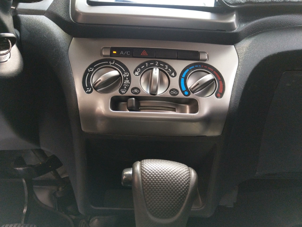 Gia đình cần bán xe Wigo 2019