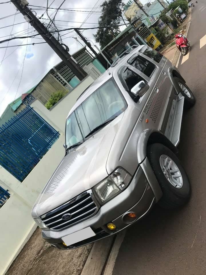 Gia đình bán Ford Everest 2006