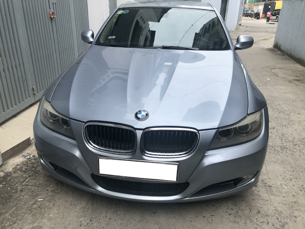 Gia đình cần bán xe Bmw 320i.