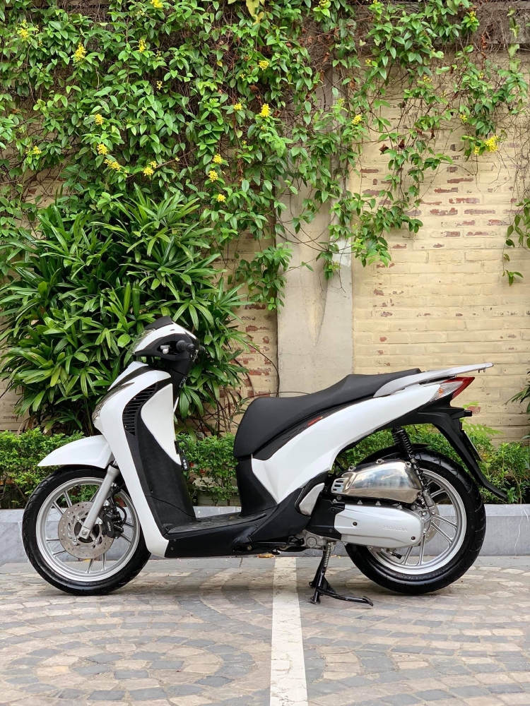 Cần bán SH Việt 150 Full độ nhập 2016 màu Trắng cực chất