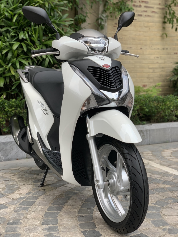 Cần bán SH Việt 150 ABS 9/2019 chạy 700km - mới tinh