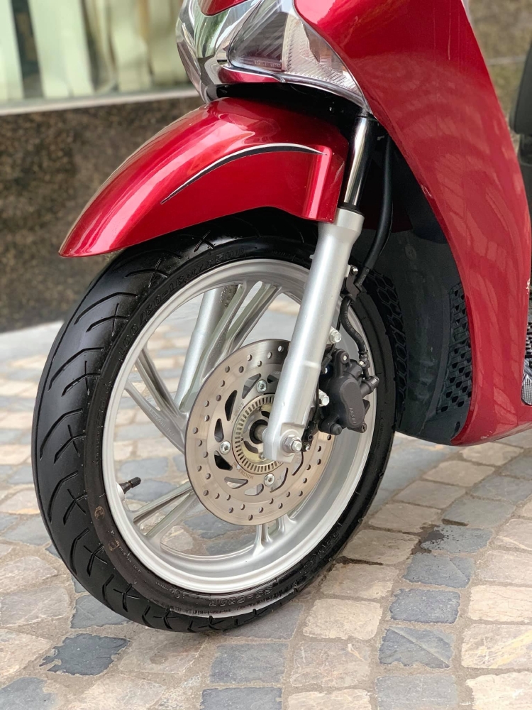 Cần bán SH việt 150 ABS cuối 2018 màu Đỏ quá mới