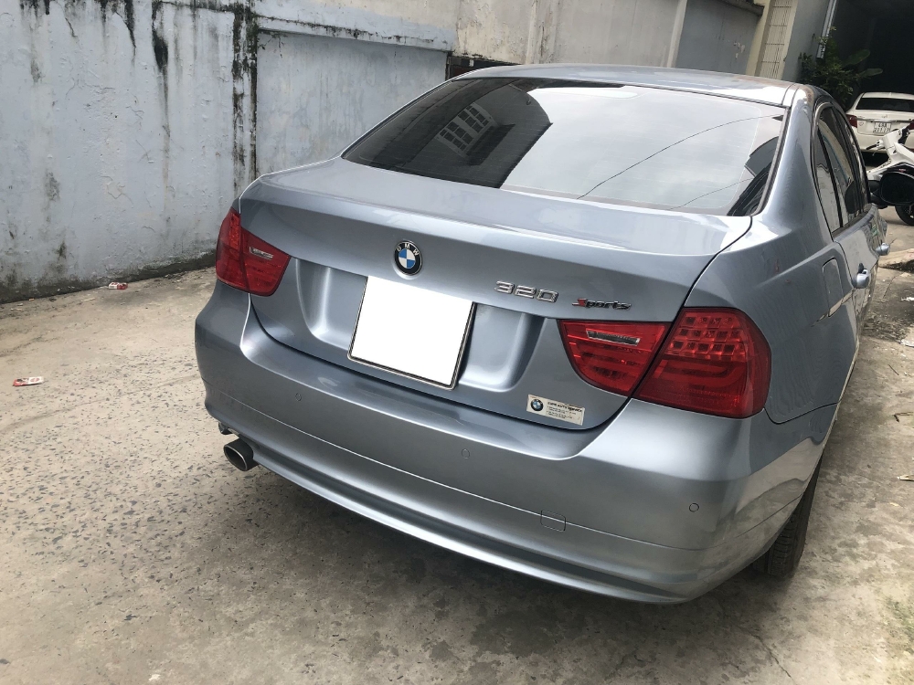 Gia đình cần bán xe Bmw 320i.