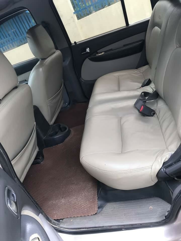 Gia đình bán Ford Everest 2006