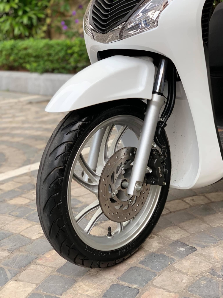 Cần bán SH Việt 150 Full độ nhập 2016 màu Trắng cực chất