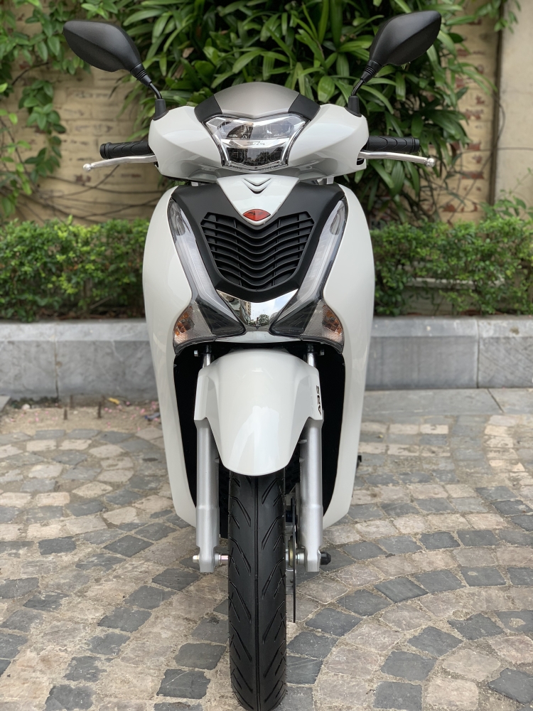 Cần bán SH Việt 150 ABS 9/2019 chạy 700km - mới tinh
