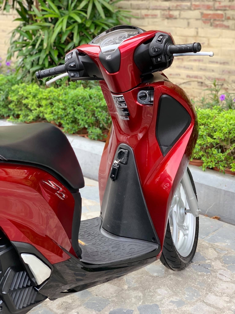 Cần bán SH Việt 150 ABS 2019 màu Đỏ quá đẹp