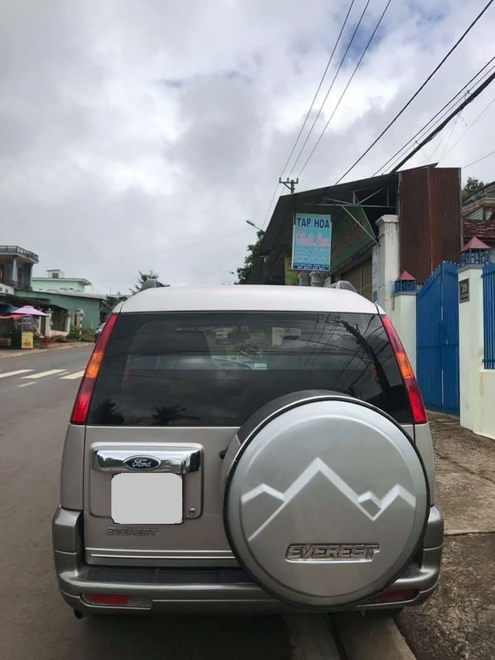 Gia đình bán Ford Everest 2006