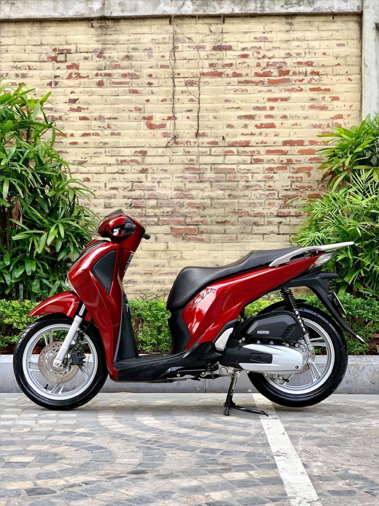 Cần bán SH Việt 150 ABS 2019 màu Đỏ quá đẹp