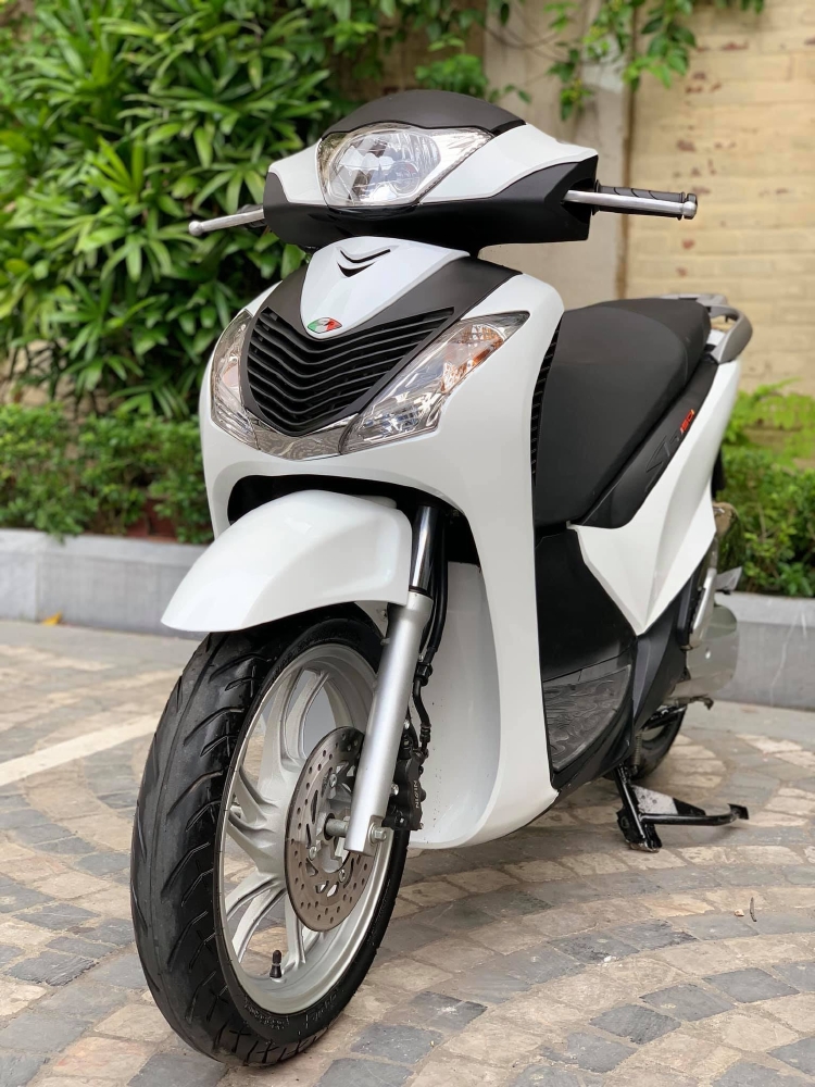 Cần bán SH Việt 150 Full độ nhập 2016 màu Trắng cực chất