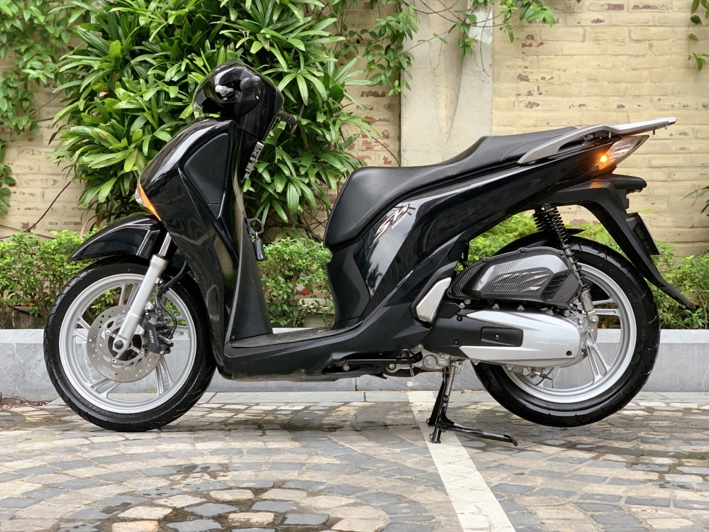 Cần bán SH Việt 150 CBS 2017 màu đen cực chất