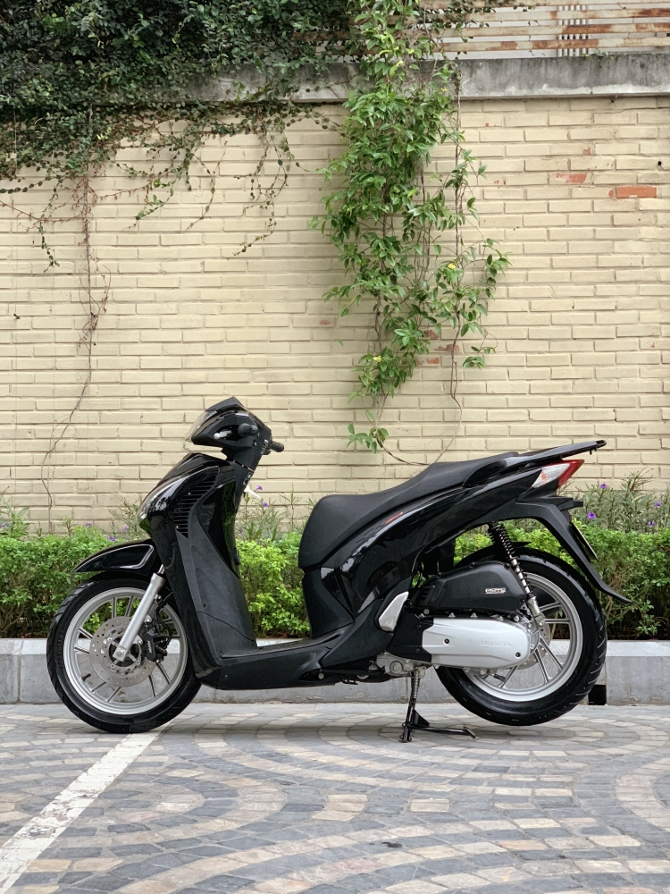 Cần bán: SH Việt 150 Full nhập 2015 màu Đen đẹp miễn chê