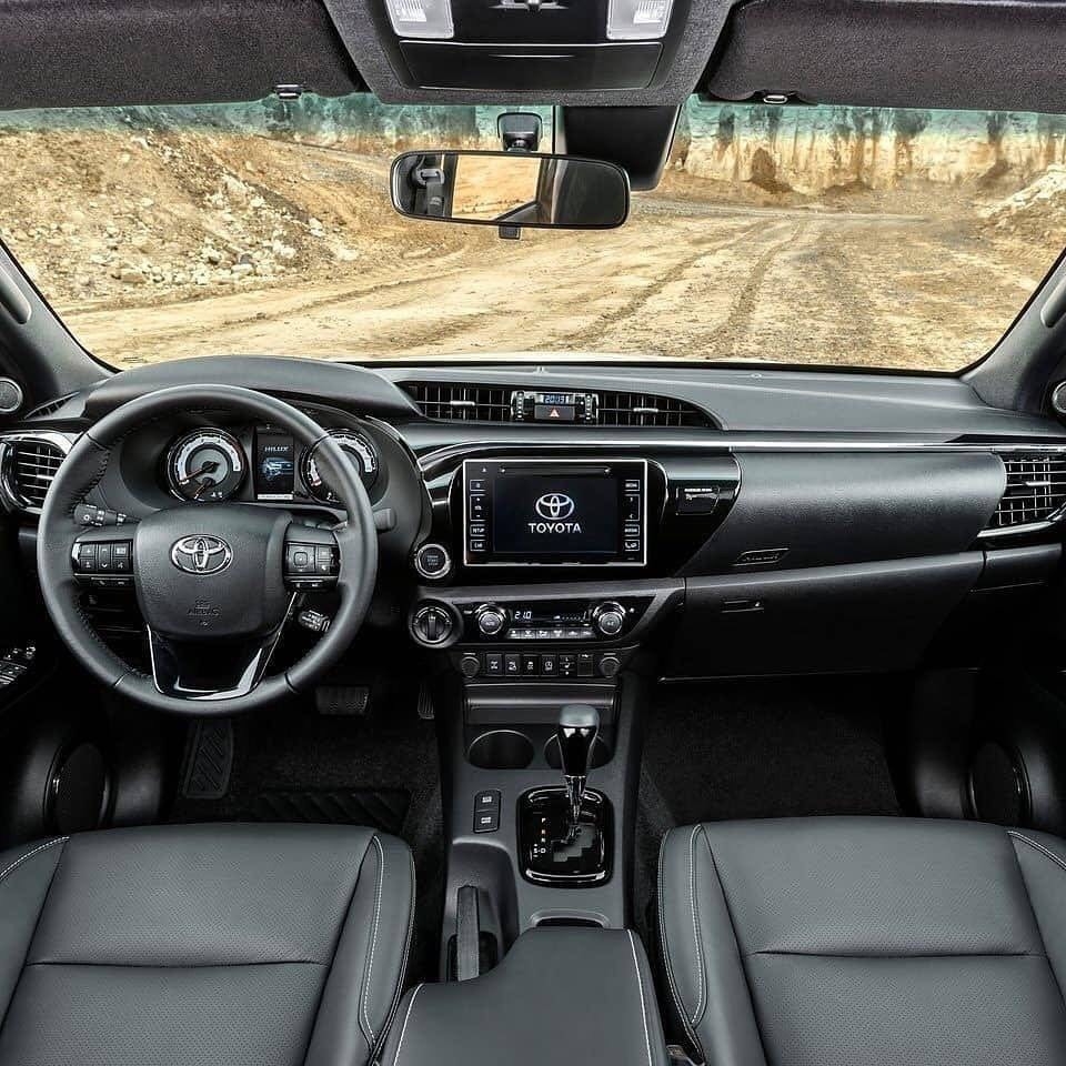 Bán xe Toyota Hilux 2019 Nhập Khẩu Nguyên Chiếc Tại Thái Lan Trả Góp 80% giá trị xe