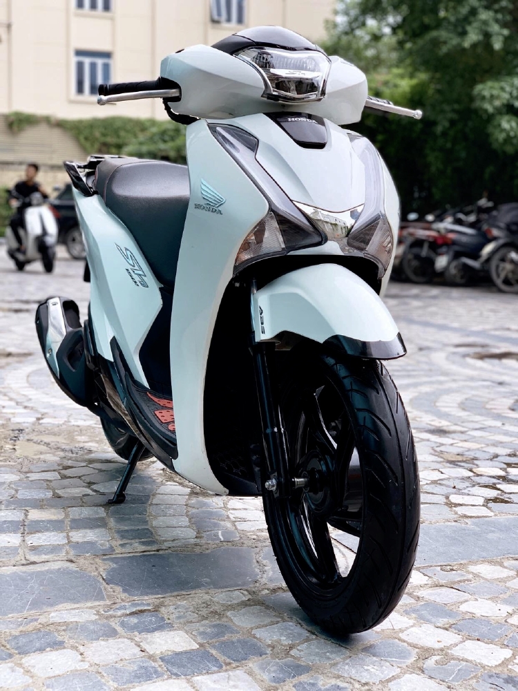 Cần bán SH Việt 150 ABS cuối 2018 màu Trắng như mới