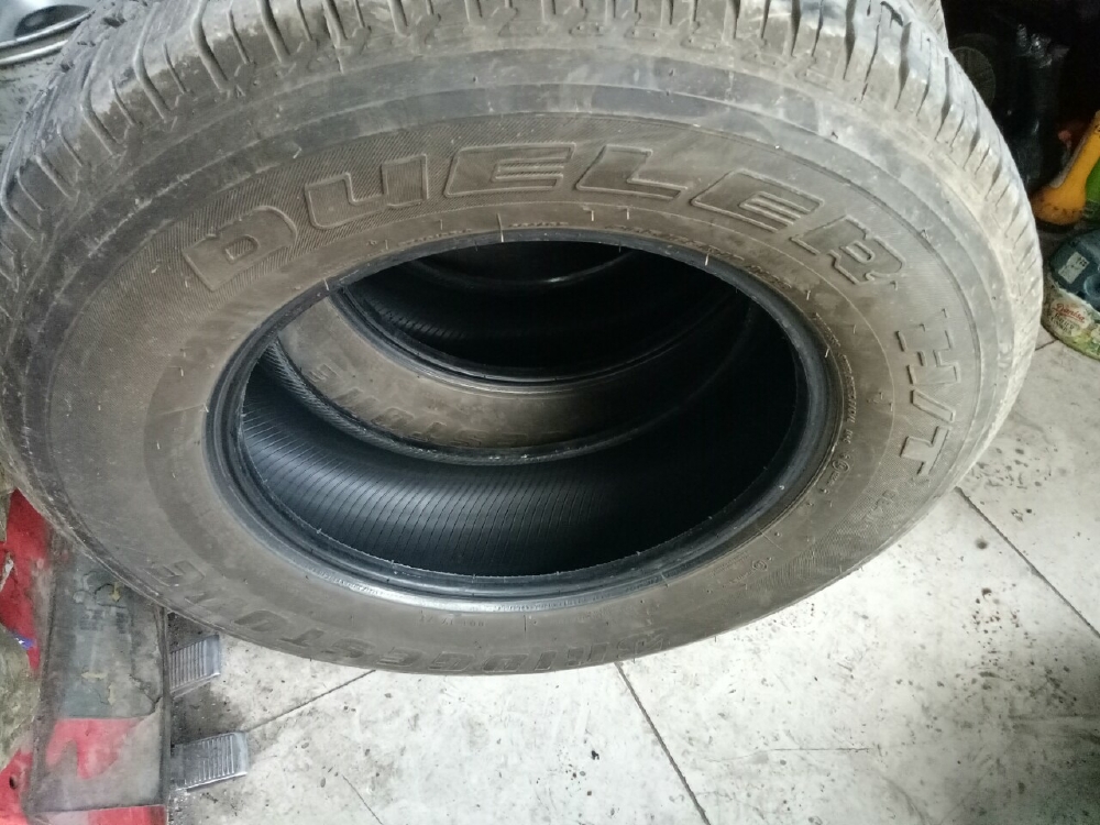 Lốp bridgestone 265/65r17 99,9% chưa vá, bảo hành như mới