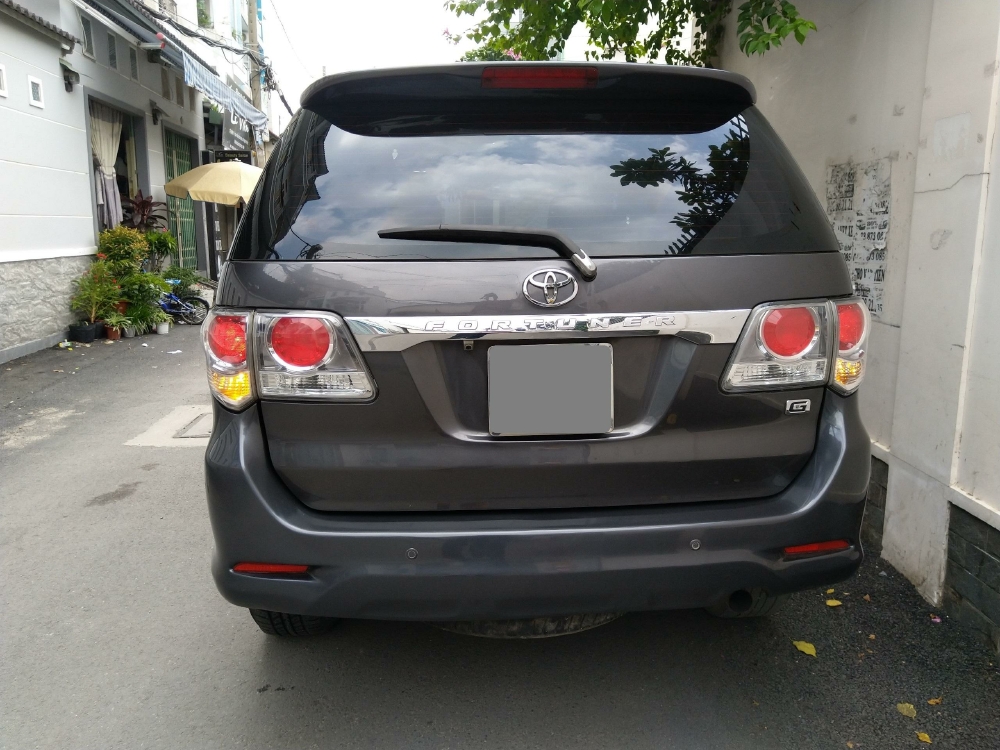 Kẹt tiền bán gấp Toyota Fortuner số sàn dầu 2015