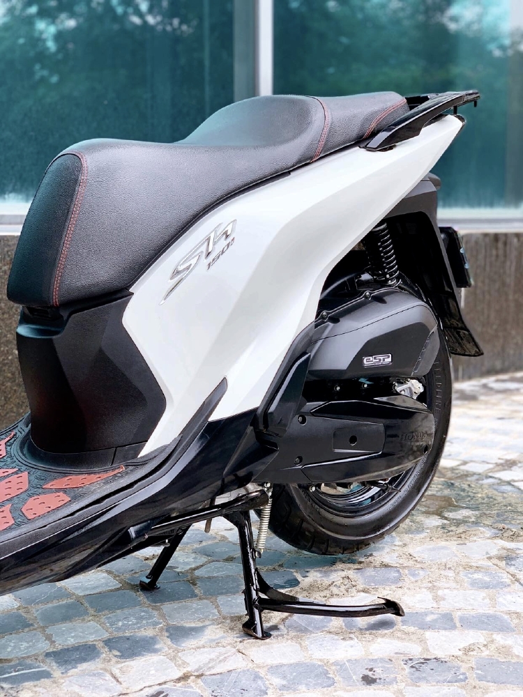 Cần bán SH Việt 150 ABS cuối 2018 màu Trắng như mới