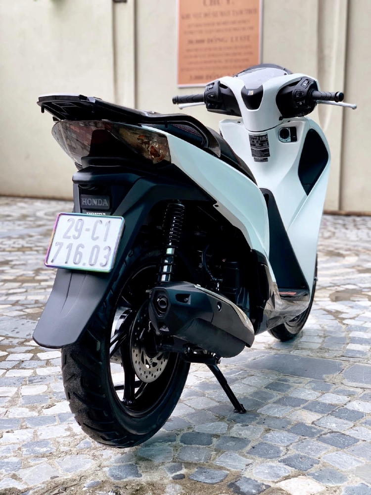Cần bán SH Việt 150 ABS cuối 2018 màu Trắng như mới