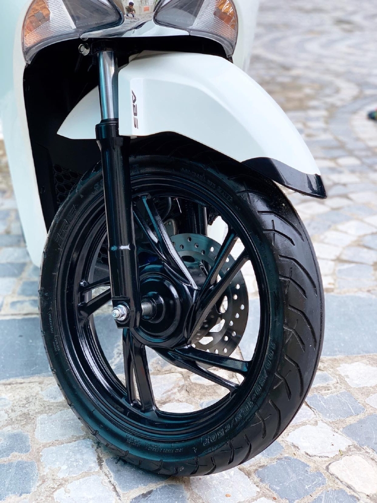 Cần bán SH Việt 150 ABS cuối 2018 màu Trắng như mới
