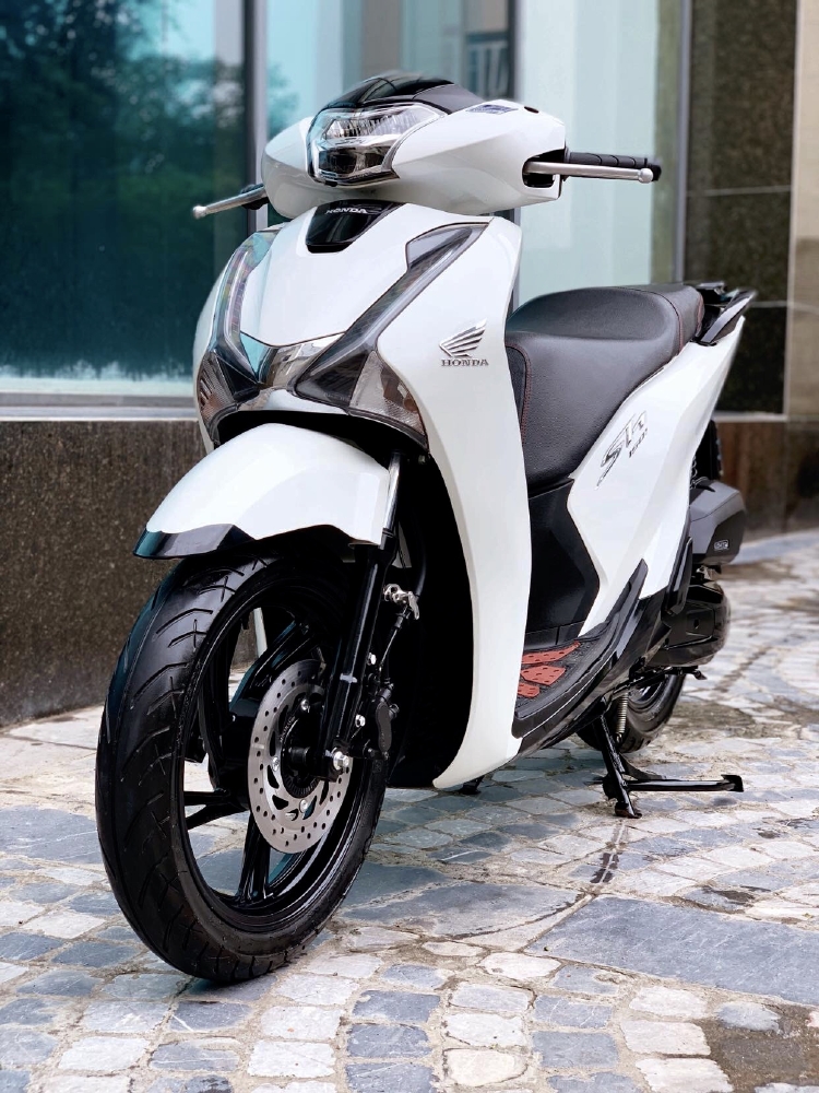 Cần bán SH Việt 150 ABS cuối 2018 màu Trắng như mới