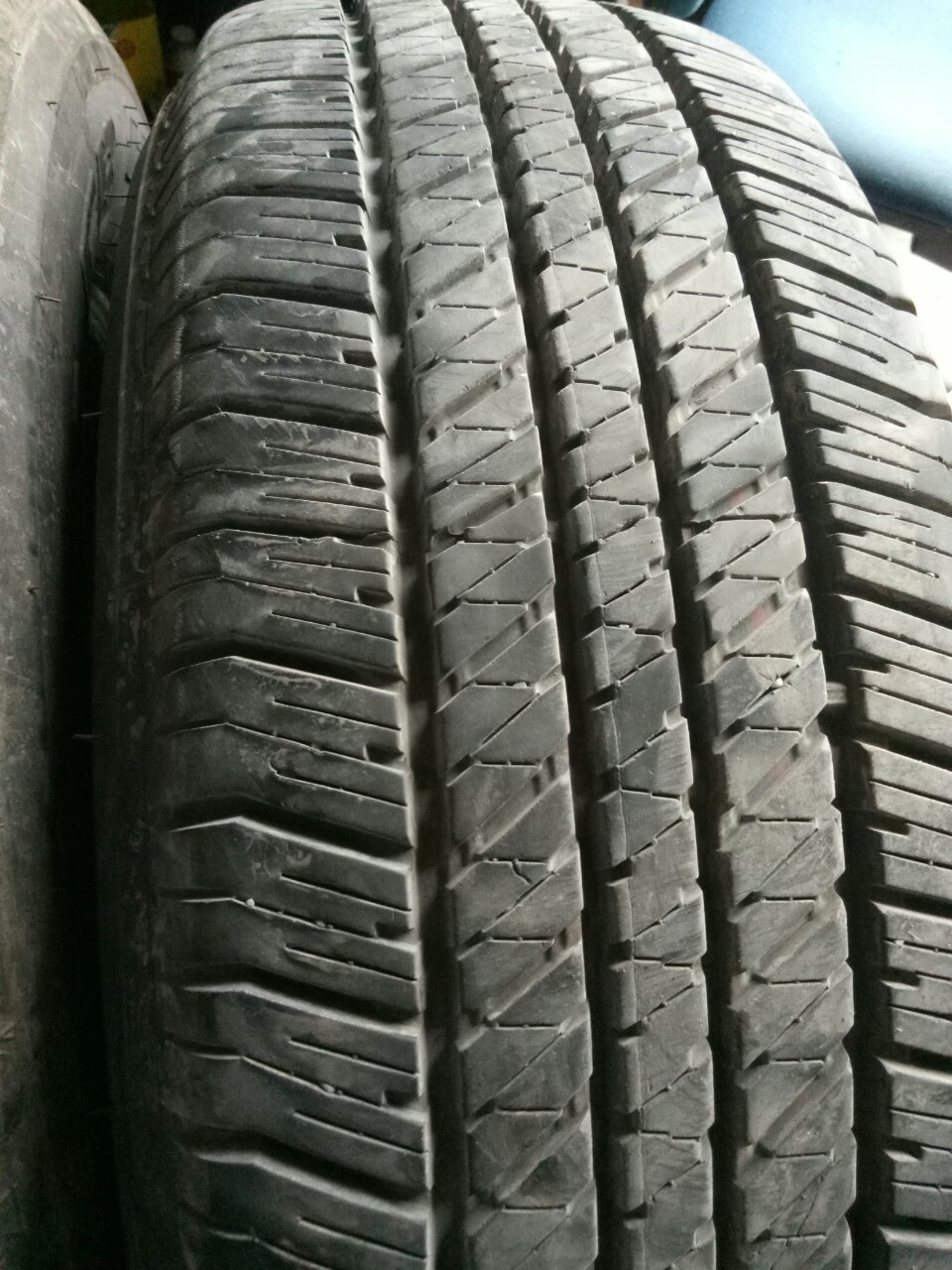 Lốp bridgestone 265/65r17 99,9% chưa vá, bảo hành như mới