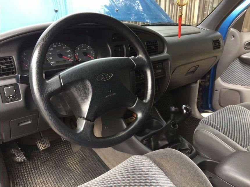 Gia đình cần bán xe Ranger 2001