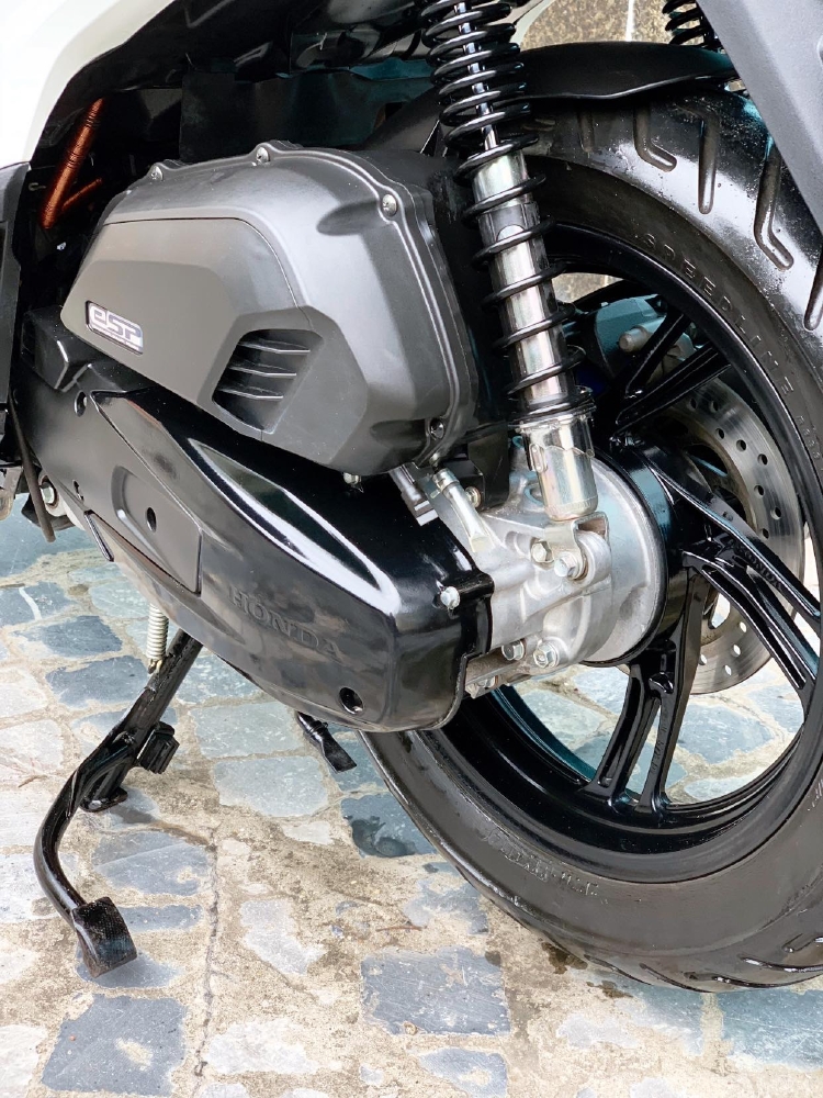Cần bán SH Việt 150 ABS cuối 2018 màu Trắng như mới