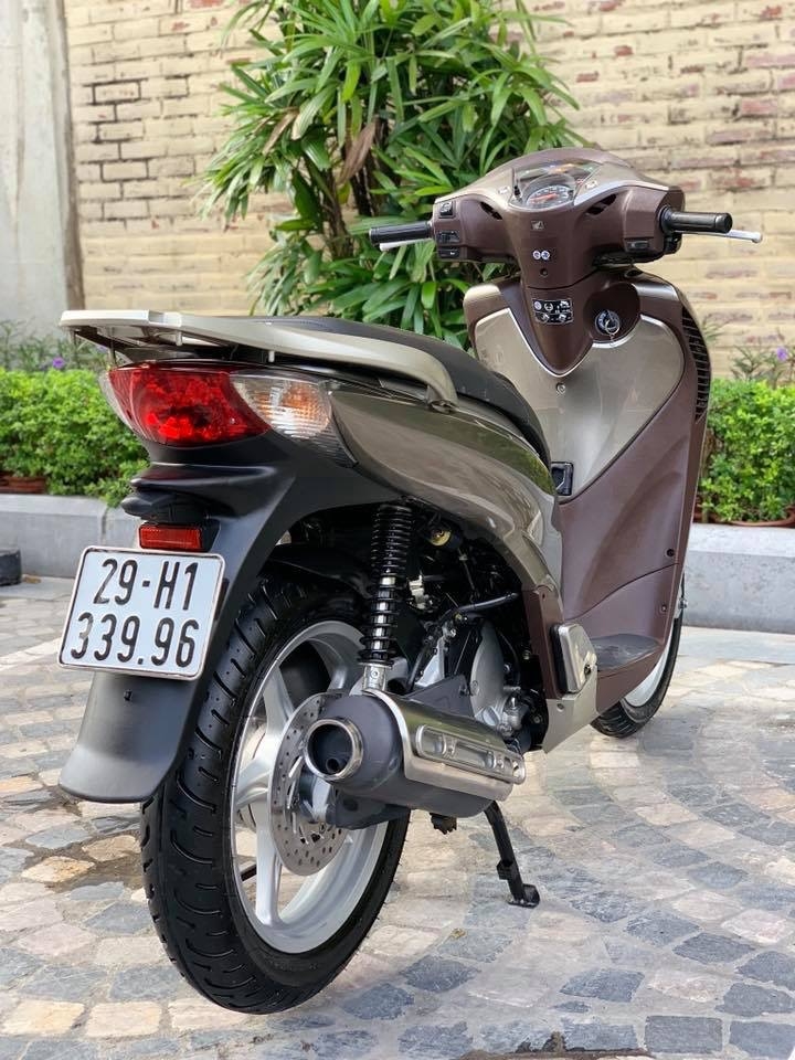 Cần bán SH Nhập 125 cuối 2013 màu Sâmpanh- Biển Vip