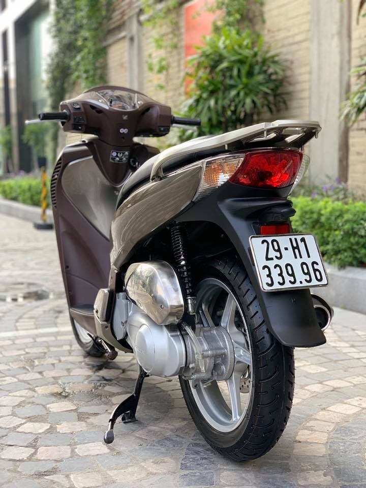 Cần bán SH Nhập 125 cuối 2013 màu Sâmpanh- Biển Vip