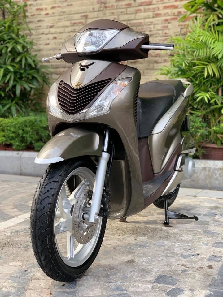 Cần bán SH Nhập 125 cuối 2013 màu Sâmpanh- Biển Vip