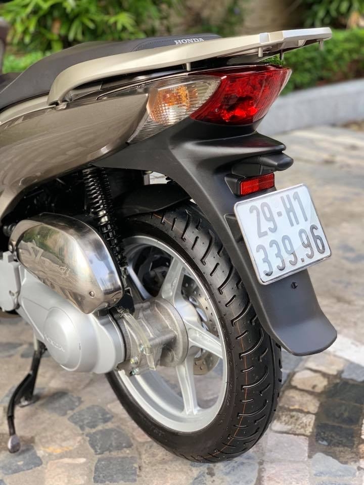 Cần bán SH Nhập 125 cuối 2013 màu Sâmpanh- Biển Vip