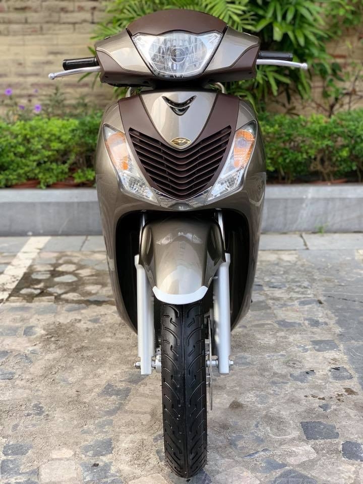 Cần bán SH Nhập 125 cuối 2013 màu Sâmpanh- Biển Vip