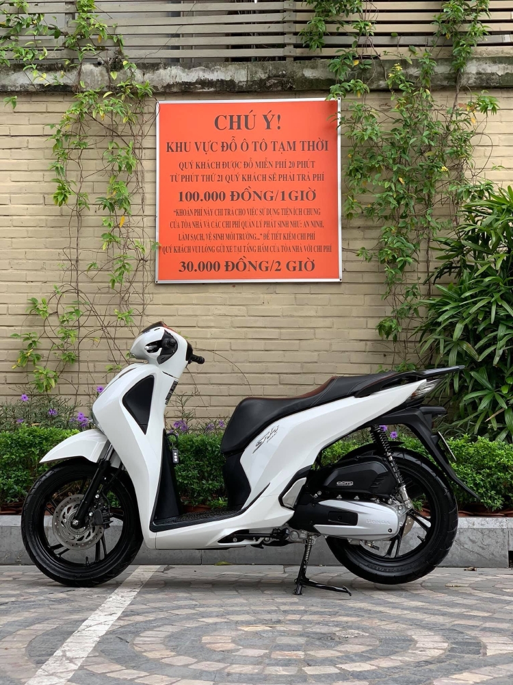 Cần bán SH Việt 150 ABS cuối 2018 màu Trắng cực chất